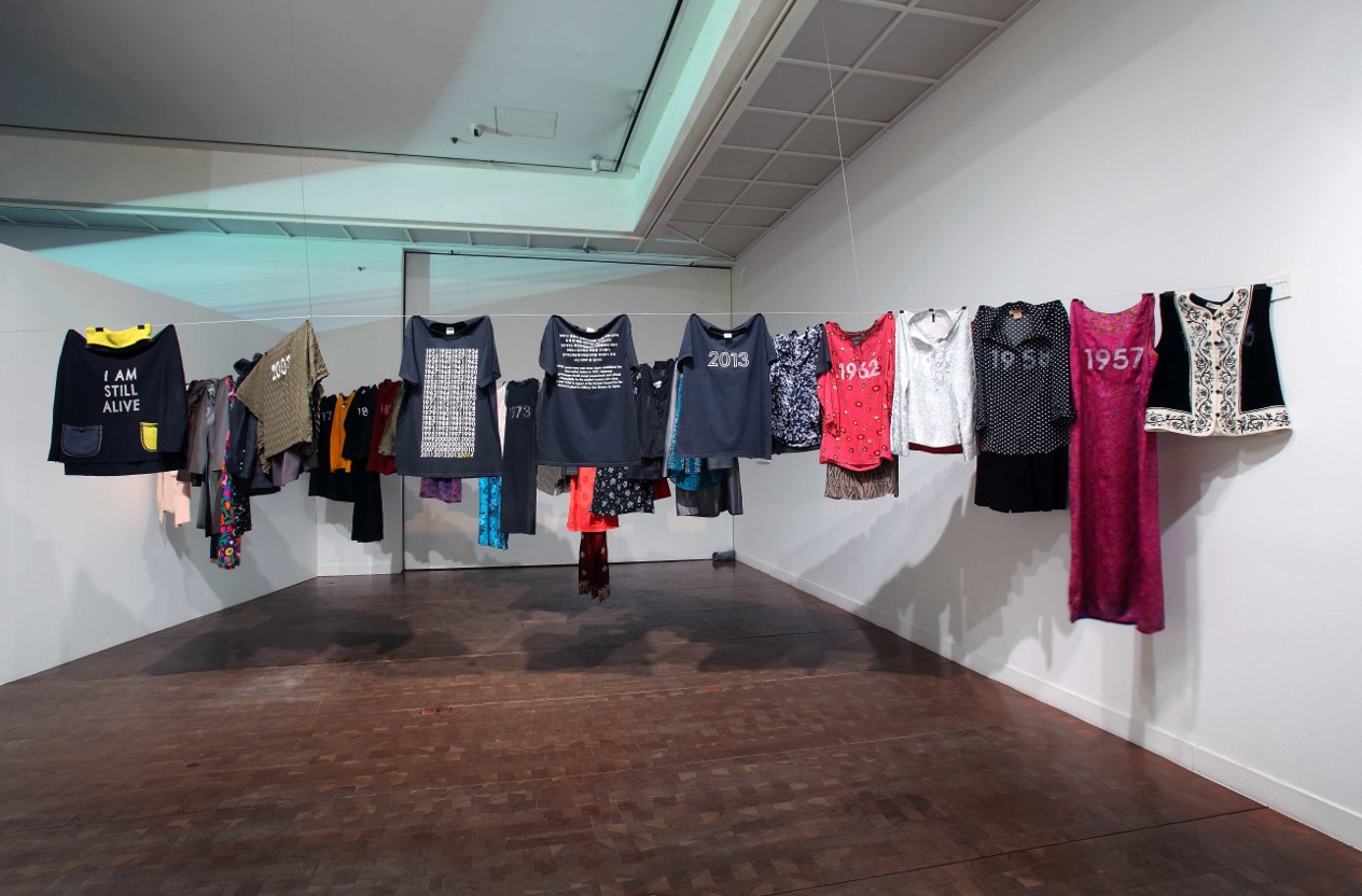 Yong Soon Min, Wearing History, 2006-2011, 2014 SeMA Gold Nobody Exhibition view.