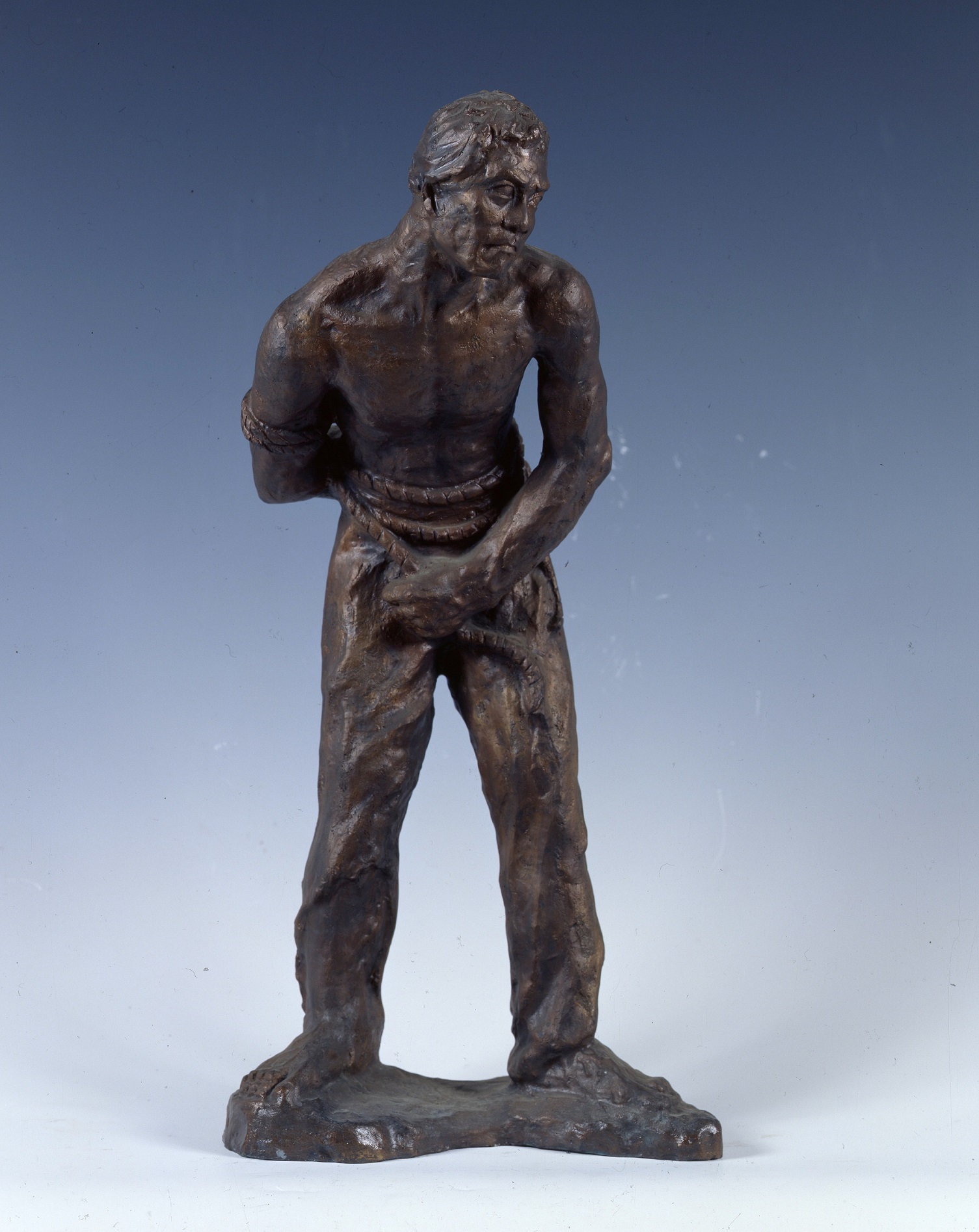 Kim Mansul, The Liberation, 1947, Bronze, 73×35×29 cm. MMCA Collection.